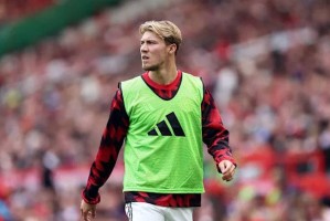 霍伊伦德正式同意离队，前往意大利接受体检