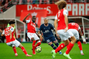 法甲焦点战：图卢兹VS朗斯，榜首争夺战一触即发