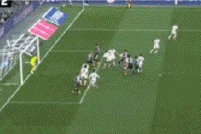 6-4，27岁日本球星闪耀德甲：无敌助攻梅开二度，现场视角太牛了