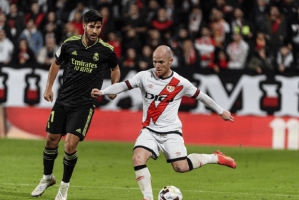 西甲焦点战：巴列卡诺VS巴伦西亚——攻防博弈下的胜负天平与比分推演