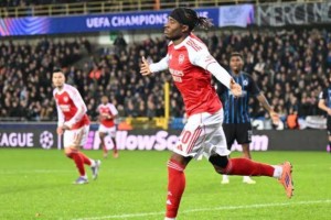 豪取6连胜！阿森纳一只脚进欧冠16强，穆里尼奥神了：2-0战胜意甲冠军