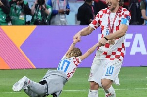 莫德里奇领衔AC米兰新阵容，子女同样在米兰梯队崭露头角