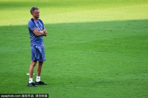 法甲球队巴黎圣日耳曼备战欧洲超级杯</title>
        
    <title>法甲球队巴黎圣日耳曼备战欧洲超级杯