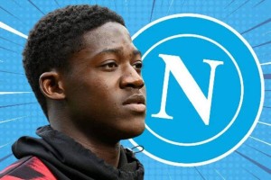 曝曼联新帝星已同意加盟那不勒斯，恐因B费受伤走不成！曼联不满其心态