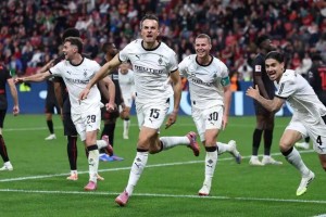 吃饭睡觉打拜仁的门兴，换帅后德甲版 “诺丁汉森林”？ 门兴vs莱红牛