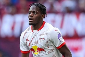 22岁德甲后防帝星横空出世，法国新一代希望之星，3大欧洲豪门疯抢