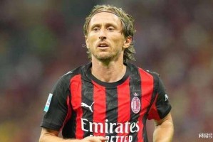 意甲焦点：AC米兰VS那不勒斯，两锋霸缺阵，魔笛丁丁中场斗法！