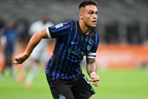 意甲惊天冷门！邓弗里斯从英雄到罪人，国米主场1-2遭乌迪内斯逆转