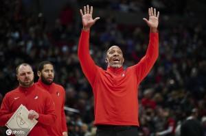 曝比卢普斯面临洗钱&电信诈骗等六项指控 最高判20年监禁