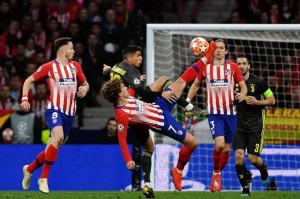 西甲争冠进入“刺刀战”！皇马巴萨生死博弈，黑马搅局+保级区大乱斗