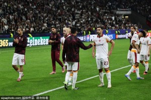 多家英超和德甲球队争抢20岁奥格斯堡中场科穆尔，未来可期！