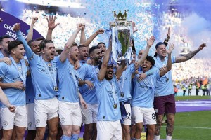 欧冠生死局！比利亚雷主场死磕曼城，残阵防线能否扛住哈兰德狂轰？