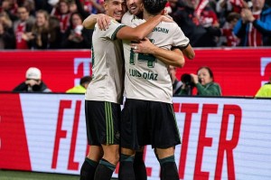 4-0！凯恩独享历史第一，C罗神迹告破，拜仁全胜领跑德甲