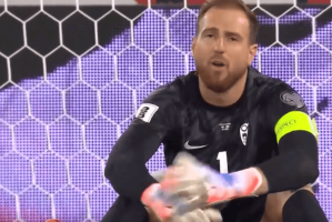 奥布拉克太绝望：3次被攻破球门，曼联超级新援哑火：6场0进球