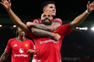 鲁尼对姆贝莫由黑转粉，称其为曼联今年最成功的引援