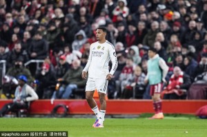 重创！阿诺德伤停两月 皇马右路告急 欧冠生死战遭遇防线危机