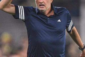 官宣！穆里尼奥下课，索尔斯克亚解约！欧战出局，2大土超豪门真狠