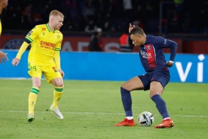 法甲激战：巴黎FC主场迎战南特，保级战火一触即发