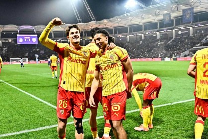 朗斯豪取9连胜，法甲领头羊疯狂晋级法国杯十六强，大巴黎是否担忧？