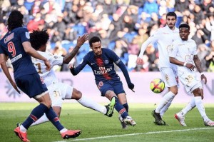 法甲中游卡位战！朗斯主场冲欧战，巴黎 FC 客场保排名