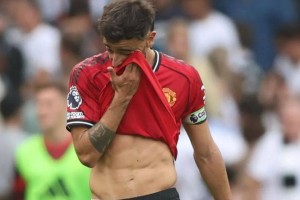 B费失点曼联1-1两轮不胜！阿莫林和球员皆有责，只靠买人无法复兴