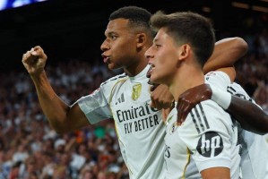 2-1逆转！皇马三连胜领跑西甲，皇家社会爆冷输升班马成焦点