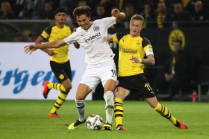 德甲中游对决！多特蒙德主场迎战科隆，青春风暴与铁血军团谁能抢占先机？