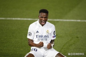 炸锅！维尼修斯国家德比被阿隆索换下后怒摔水瓶，场边黑脸引争议