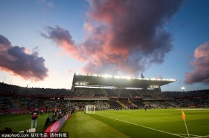 切尔西迎战巴萨：斯坦福桥上演巅峰对决