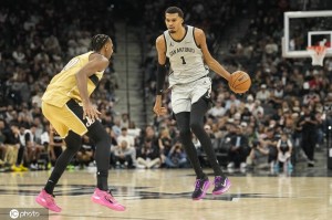 文班亚马15+8哈珀24+5 马刺大胜奇才