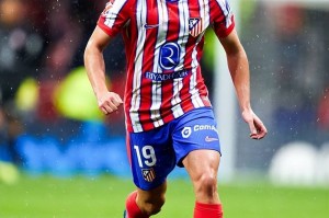 马竞5-1横扫法兰克福！格列兹曼200球里程碑闪耀，小蜘蛛1球2助