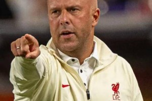 斯洛特未来走向：利物浦计划展开“关键会谈”，留住主帅以防其转投欧冠对手