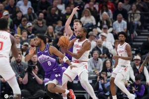 杜兰特空砍32+9马尔卡宁29分 爵士背靠背复仇火箭