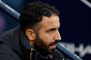 阿莫林完全懵了：曼联掉到第14，两大新援都没用，彻底哑火