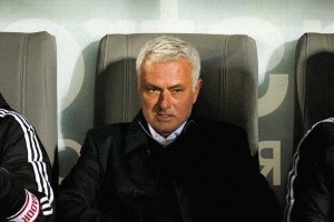 穆里尼奥执教本菲卡11场不败！3-0横扫吉马良斯，欧冠争首胜展望