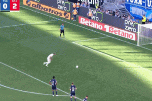 凯恩又戴帽！赛季第2次，7场狂轰13球，67场德甲已入70球