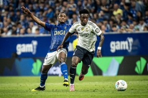 西甲｜姆巴佩两度建功 皇马开局两连胜