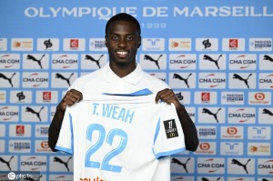 法甲马赛俱乐部召开新闻发布会 新援蒂莫西-维阿亮相</title>
        
    <title>法甲马赛俱乐部召开新闻发布会 新援蒂莫西-维阿亮相