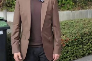 杨晨接国安？球迷吵翻了！德甲光环+自己人，这次选帅赌对了还是想简单了？