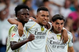 皇马决战巴萨，右边锋之争：迪亚斯和马斯坦托诺谁主沉浮