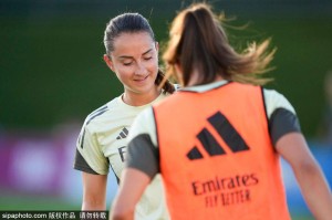 皇马女足欧冠首秀狂胜罗马，主帅揭秘背后故事