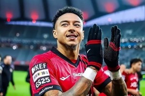 亚冠申花VS首尔名单出炉，英超曼联球星首发！于汉超缺阵，CCTV5不转，2平台直播