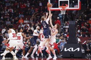 弗拉格11分怀特22分多森姆20+8 公牛胜独行侠止3连败