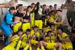 西甲梯队半程冠军！15岁留洋新星闪耀，首发10场3球6助，董路欣慰